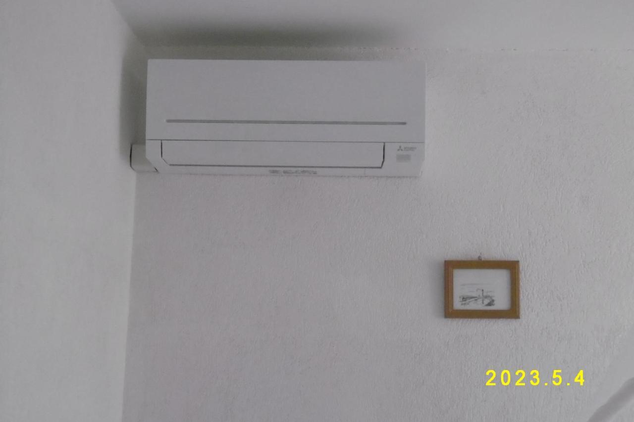 Rez De Chaussee Studio Climatise Dans Villa Aigues-Mortes Exterior photo